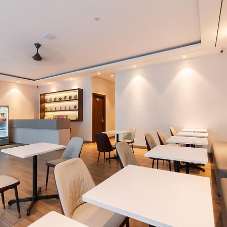 Urbanview Hotel Cengkareng Jakarta By Reddoorz Kültér fotó
