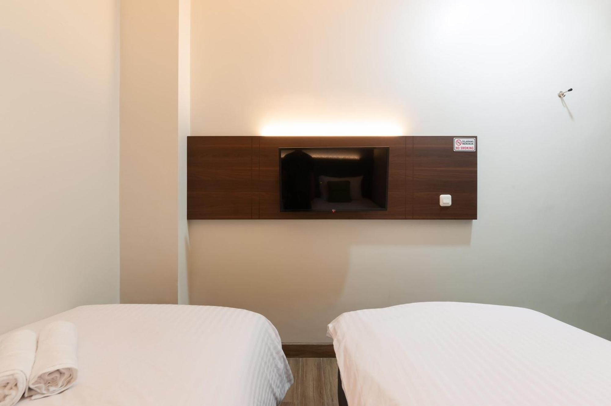 Urbanview Hotel Cengkareng Jakarta By Reddoorz Kültér fotó